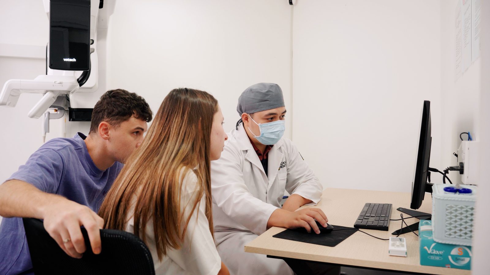 Australian patient consultation at Picasso Dental Clinic Vietnam — pre-travel case planning session